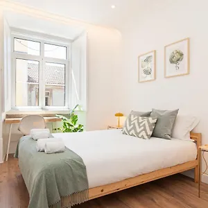 Guestready - Priorado - Yellow Apartment Lissabon