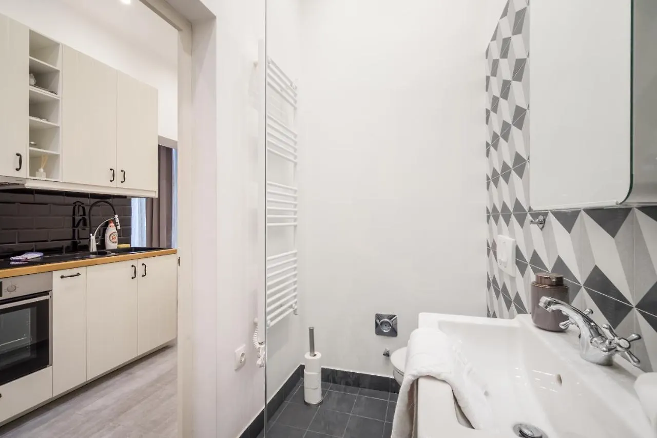Bpr Art Of Rainbow Apartments Budapest Hungary