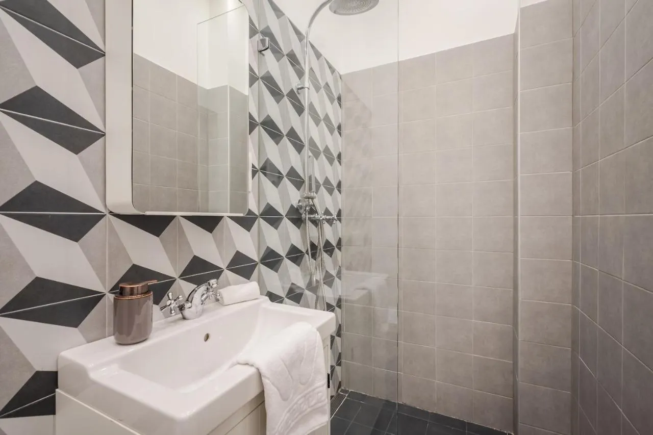 Bpr Art Of Rainbow Apartments Budapest
