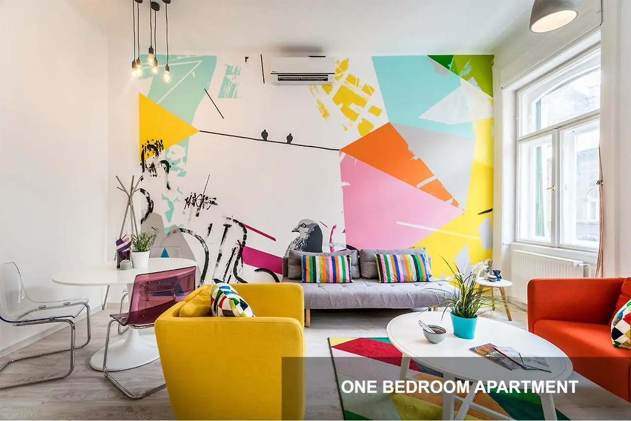 Bpr Art Of Rainbow Apartments Budapest