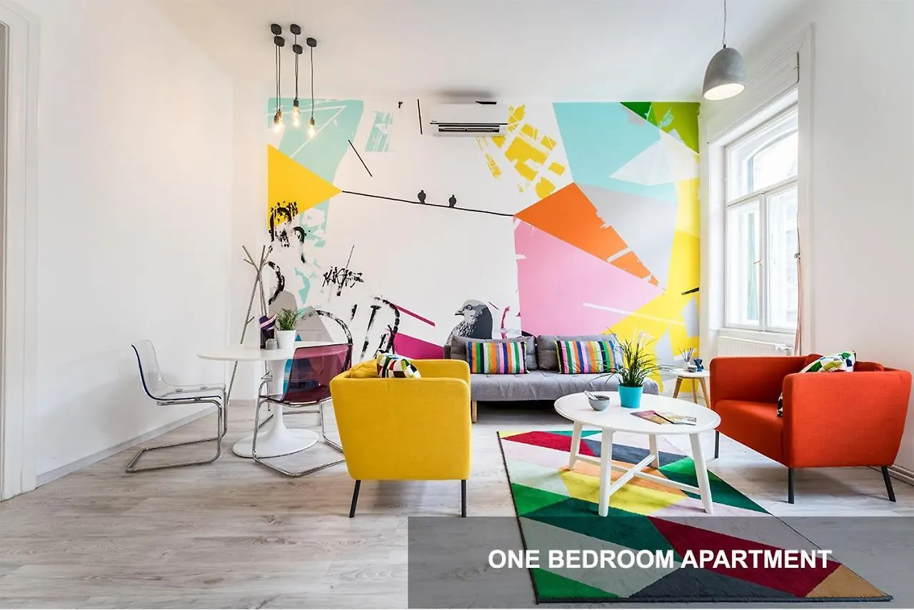 Bpr Art Of Rainbow Apartments Budapest