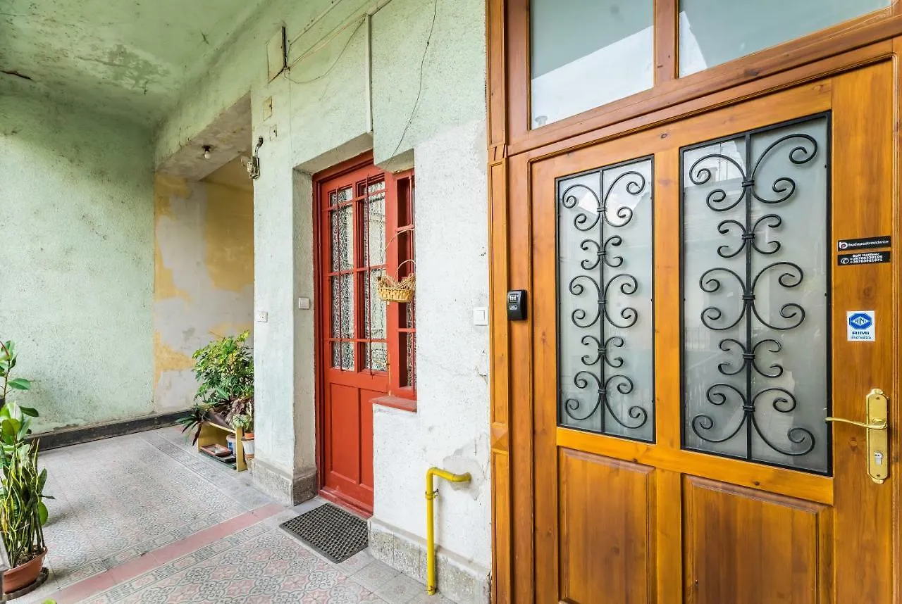 Bpr Art Of Rainbow Apartments Budapest Hungary